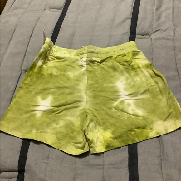 Tied Dyed  Sportelle shorts stretchy greenish size Small NWT 28$ from Be… - Picture 4 of 9